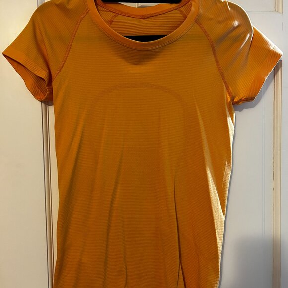 Swiftly Tech Short Sleeve Shirt 2.0 Size 6 Mango Dream - Picture 2 of 6